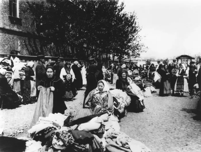 Framed Print : Peasant Market Traders Framed Print : Peasant Market Traders