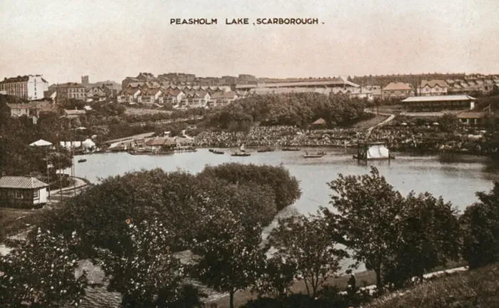 Framed Print : Peasholm Lake and Park, Scarborough, North Yorkshire Framed Print : Peasholm Lake and Park, Scarborough, North Yorkshire