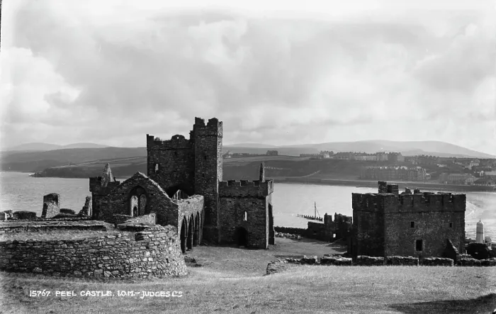 Framed Print : Peel Castle Ruins Framed Print : Peel Castle Ruins
