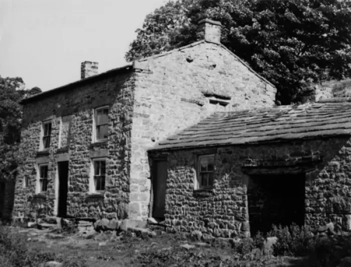 Framed Print : Pennine Farmhouse Framed Print : Pennine Farmhouse