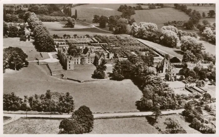 Framed Print : Penshurst Place, Penshurst, Kent Framed Print : Penshurst Place, Penshurst, Kent