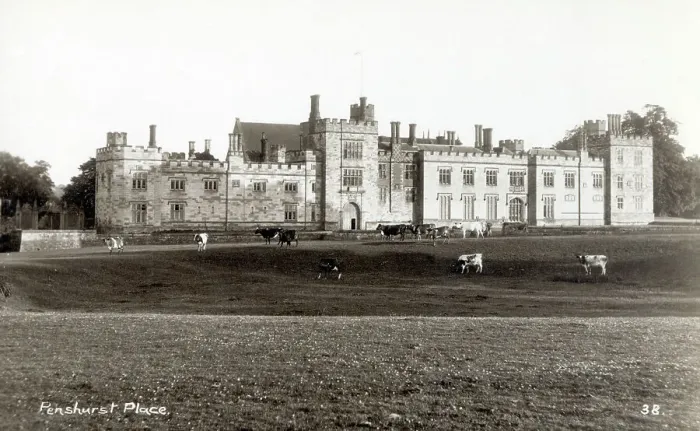 Framed Print : Penshurst Place, Penshurst, Kent Framed Print : Penshurst Place, Penshurst, Kent