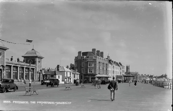 Framed Print : Penzance Promenade Framed Print : Penzance Promenade