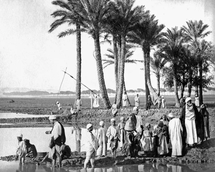 Framed Print : People on the banks of the River Nile, Egypt Framed Print : People on the banks of the River Nile, Egypt