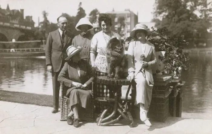 Framed Print : Six people and a dog at East Sheen, West London Framed Print : Six people and a dog at East Sheen, West London