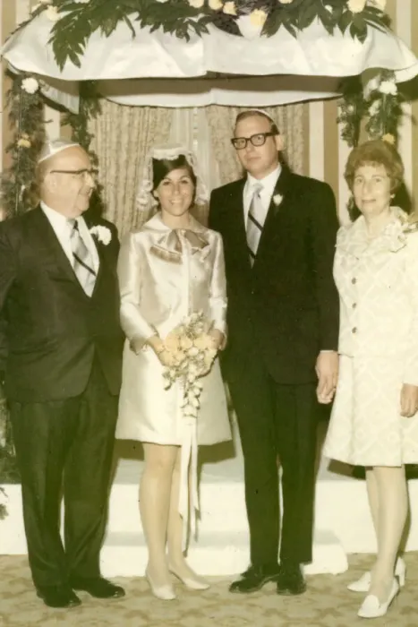 Framed Print : Four people at a Jewish wedding, USA Framed Print : Four people at a Jewish wedding, USA
