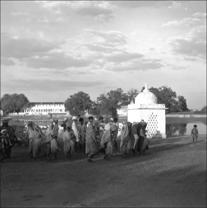 Framed Print : People in Mandu, Madhya Pradesh, Central India Framed Print : People in Mandu, Madhya Pradesh, Central India