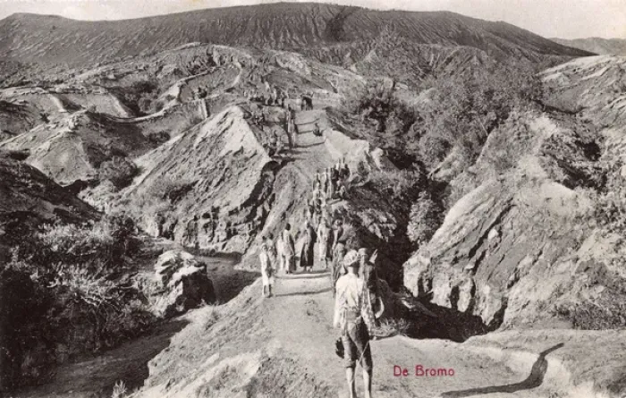 Framed Print : People on Mount Bromo, East Java, Indonesia Framed Print : People on Mount Bromo, East Java, Indonesia