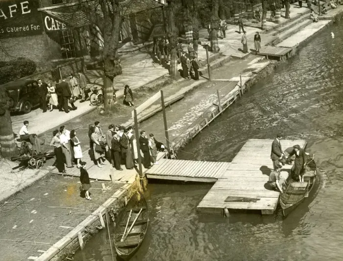 Framed Print : People queuing for boats, River Dee, Chester Framed Print : People queuing for boats, River Dee, Chester