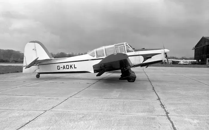 Framed Print : Percival Prentice T.1 G-AOKL Framed Print : Percival Prentice T.1 G-AOKL