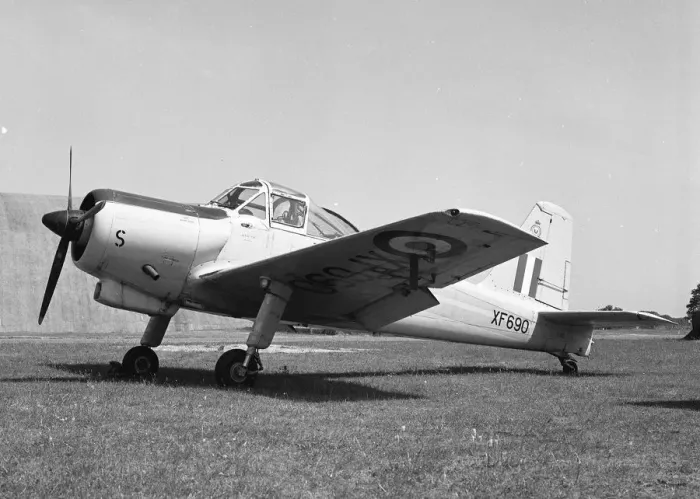 Framed Print : Percival Provost T. 1 XF690 Framed Print : Percival Provost T. 1 XF690
