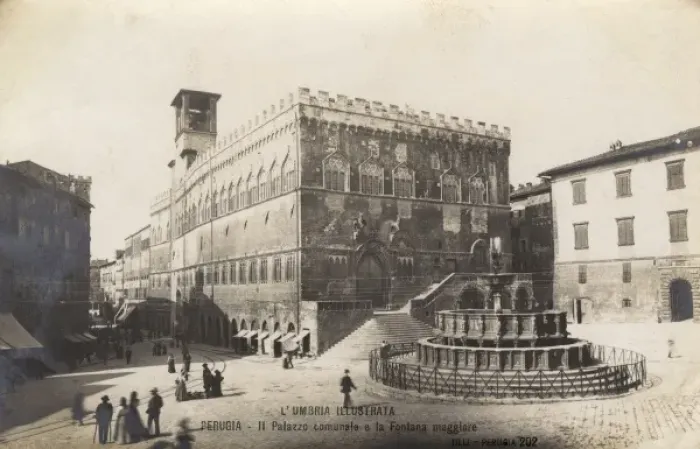 Framed Print : Perugia, Italy - Communal Palace Framed Print : Perugia, Italy - Communal Palace
