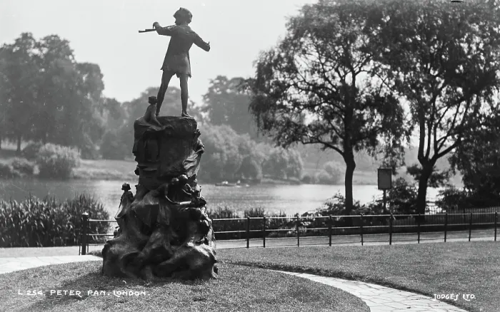 Framed Print : Peter Pan Statue in London - Kensington Gardens Framed Print : Peter Pan Statue in London - Kensington Gardens