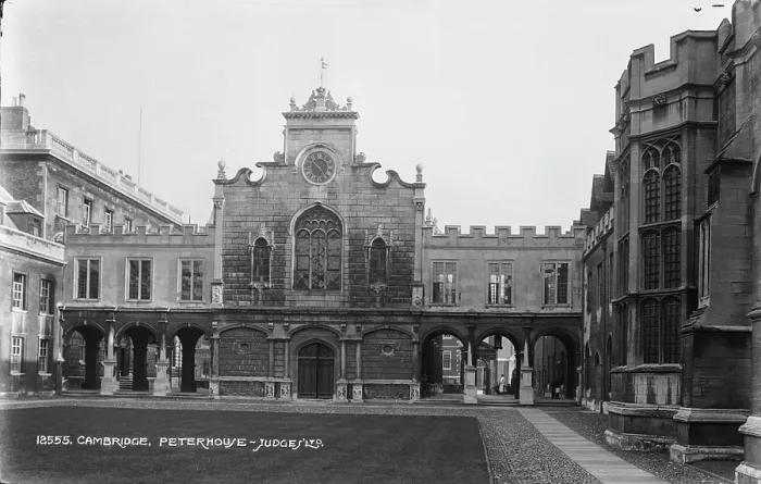 Framed Print : Peterhouse College Courtyard Framed Print : Peterhouse College Courtyard