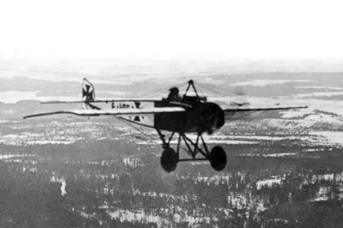 Framed Print : Pfalz E I scout of 1915 was based on the French Morane Framed Print : Pfalz E I scout of 1915 was based on the French Morane