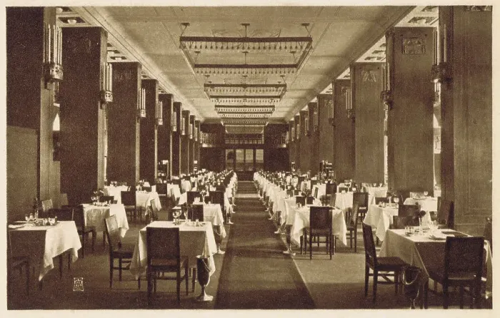 Framed Print : The Pfeiller Salle at Weinhaus Rheingold, Berlin, 1920s Framed Print : The Pfeiller Salle at Weinhaus Rheingold, Berlin, 1920s