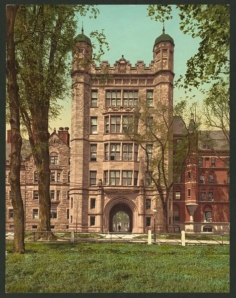 Phelps Hall and gateway, Yale College