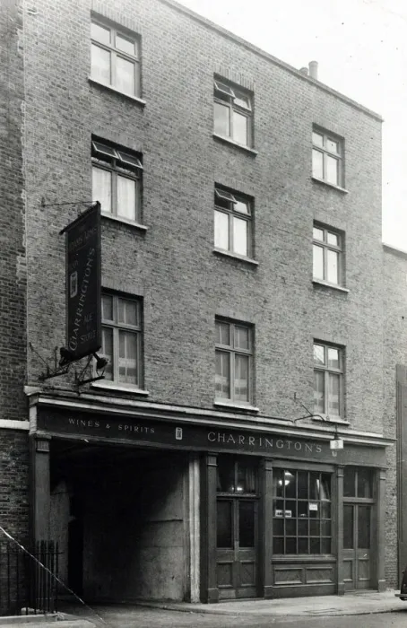 Framed Print : Photograph of Adams Arms, Fitzroy Square, London Framed Print : Photograph of Adams Arms, Fitzroy Square, London