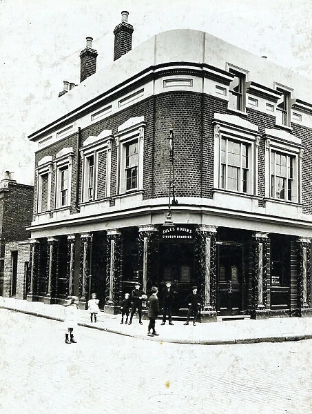 Photograph of Albert Arms, Mile End, London