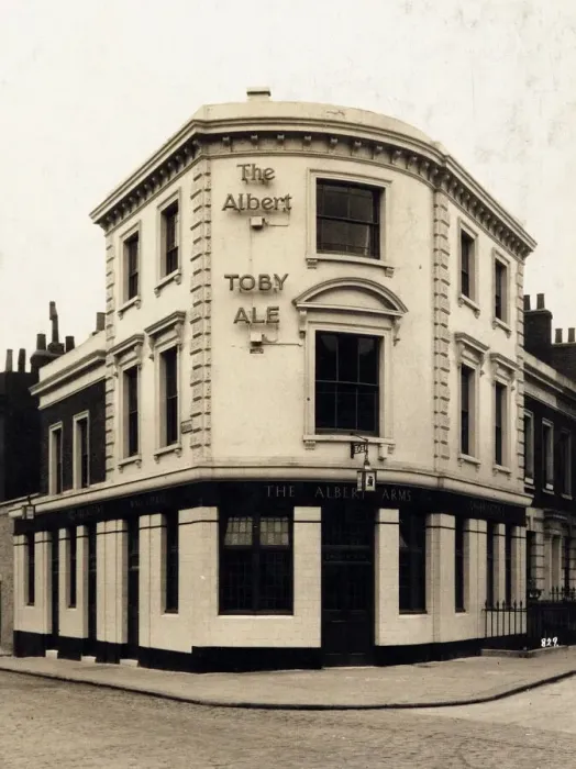 Framed Print : Photograph of Albert Arms, Walworth, London