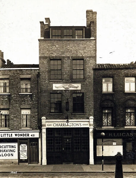 Photograph of Albion PH, Bethnal Green, London