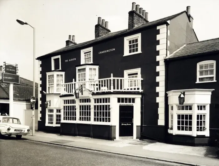 Framed Print : Photograph of Albion PH, East Molesey, Surrey Framed Print : Photograph of Albion PH, East Molesey, Surrey