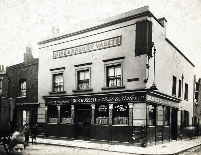 Framed Print : Photograph of Alfreds Head PH, Stepney, London Framed Print : Photograph of Alfreds Head PH, Stepney, London
