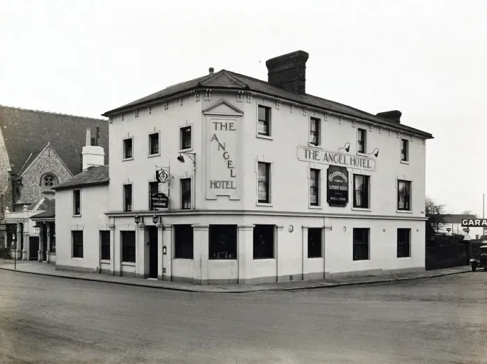 Framed Print : Photograph of Angel Hotel, Tonbridge, Kent Framed Print : Photograph of Angel Hotel, Tonbridge, Kent