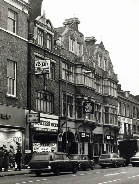 Framed Print : Photograph of Angel PH, Ilford (Old), Essex Framed Print : Photograph of Angel PH, Ilford (Old), Essex