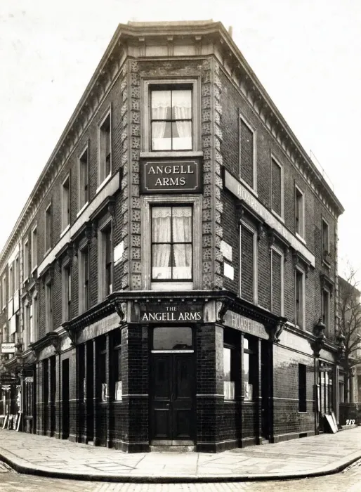 Framed Print : Photograph of Angell Arms, Brixton, London Framed Print : Photograph of Angell Arms, Brixton, London