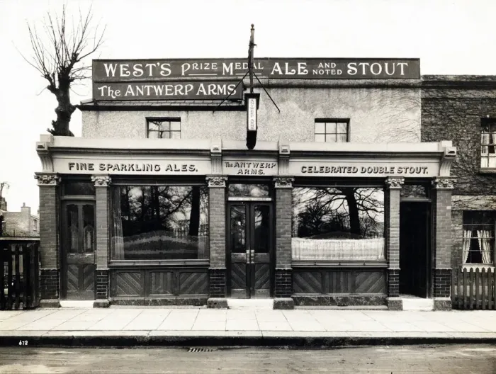 Framed Print : Photograph of Antwerp Arms, Tottenham, London Framed Print : Photograph of Antwerp Arms, Tottenham, London