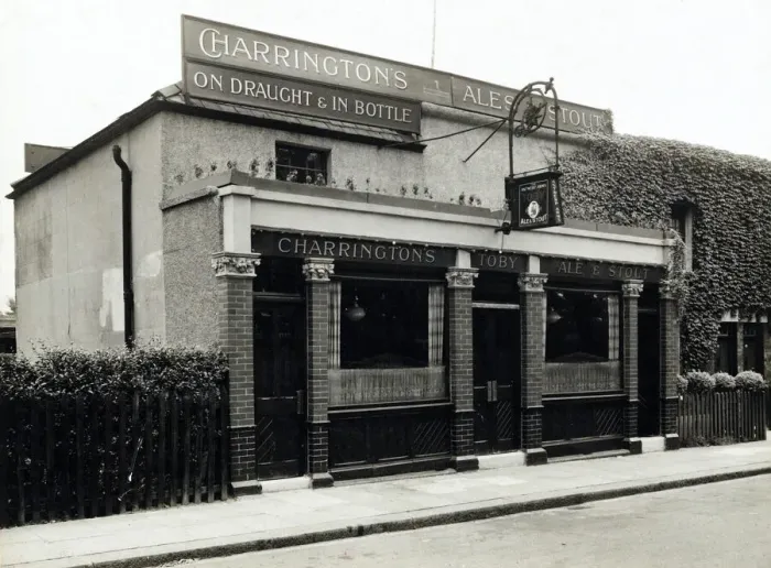Framed Print : Photograph of Antwerp Arms, Tottenham, London Framed Print : Photograph of Antwerp Arms, Tottenham, London
