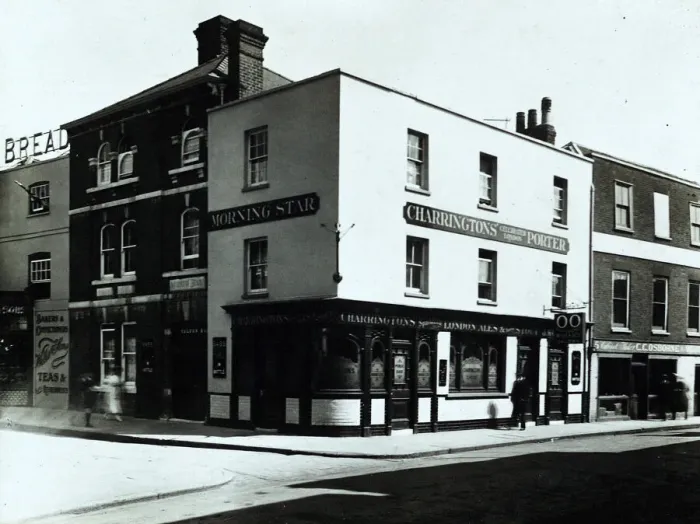 Framed Print : Photograph of Apple Market Inn, Kingston, Surrey Framed Print : Photograph of Apple Market Inn, Kingston, Surrey