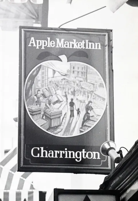 Framed Print : Photograph of Apple Market Inn, Kingston, Surrey Framed Print : Photograph of Apple Market Inn, Kingston, Surrey