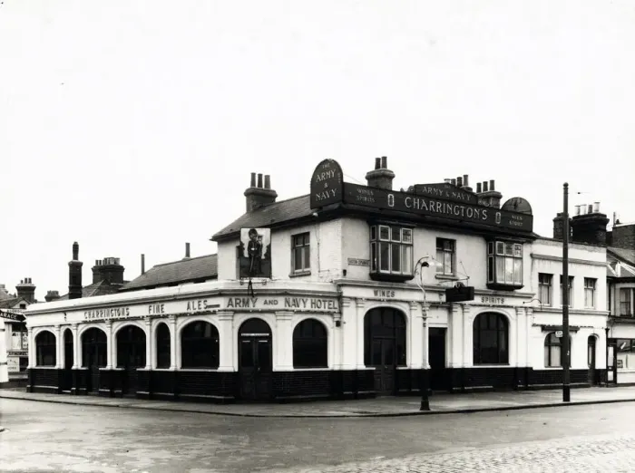 Framed Print : Photograph of Army & Navy Hotel, Southend, Essex Framed Print : Photograph of Army & Navy Hotel, Southend, Essex