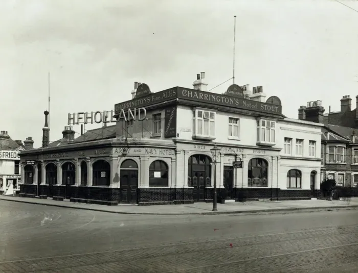Framed Print : Photograph of Army & Navy Hotel, Southend, Essex Framed Print : Photograph of Army & Navy Hotel, Southend, Essex
