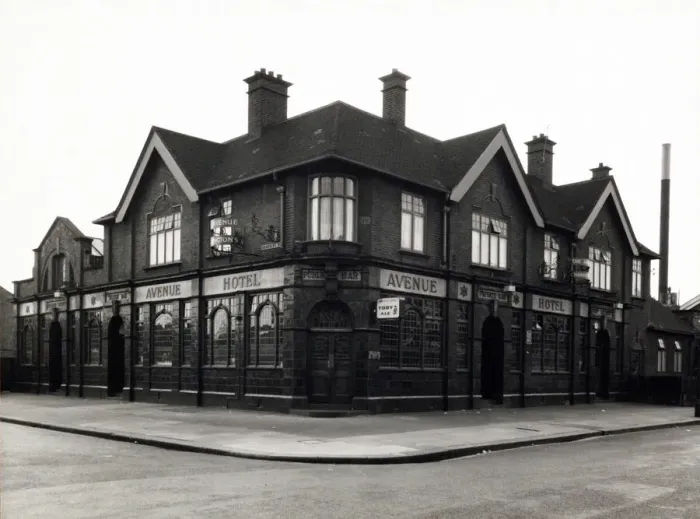 Framed Print : Photograph of Avenue Hotel, Manor Park, London Framed Print : Photograph of Avenue Hotel, Manor Park, London