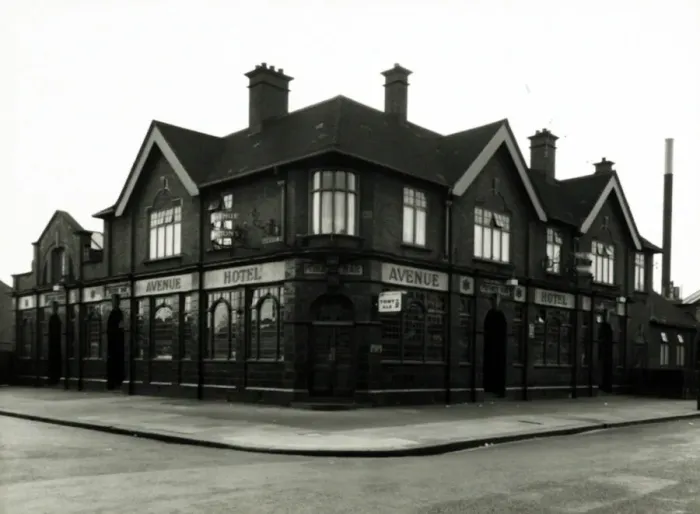 Framed Print : Photograph of Avenue Hotel, Manor Park, London Framed Print : Photograph of Avenue Hotel, Manor Park, London