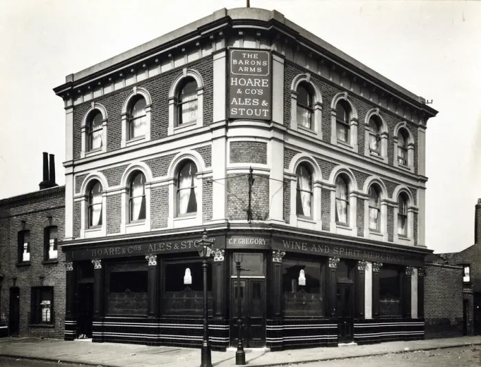 Framed Print : Photograph of Barons Arms, Rotherhithe, London Framed Print : Photograph of Barons Arms, Rotherhithe, London