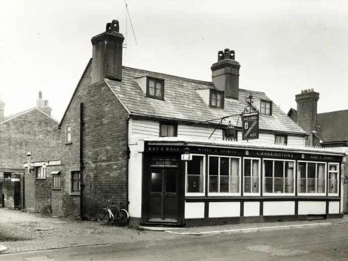 Framed Print : Photograph of Bat & Ball PH, Southborough, Kent Framed Print : Photograph of Bat & Ball PH, Southborough, Kent