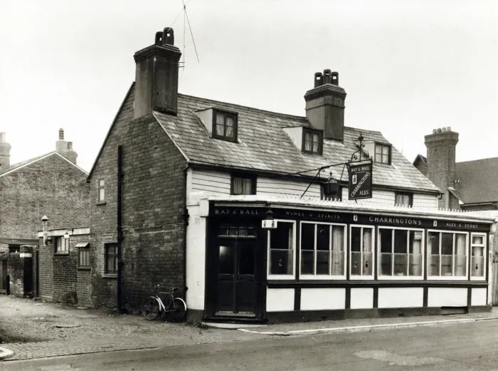 Framed Print : Photograph of Bat & Ball PH, Southborough, Kent Framed Print : Photograph of Bat & Ball PH, Southborough, Kent