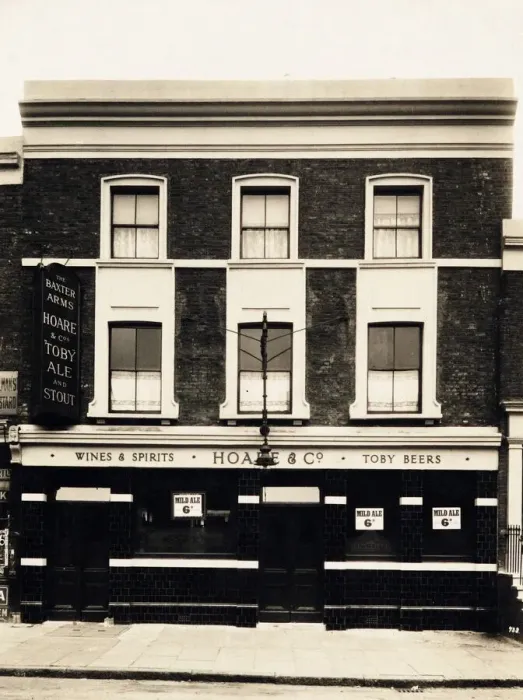 Framed Print : Photograph of Baxter Arms, Islington, London Framed Print : Photograph of Baxter Arms, Islington, London