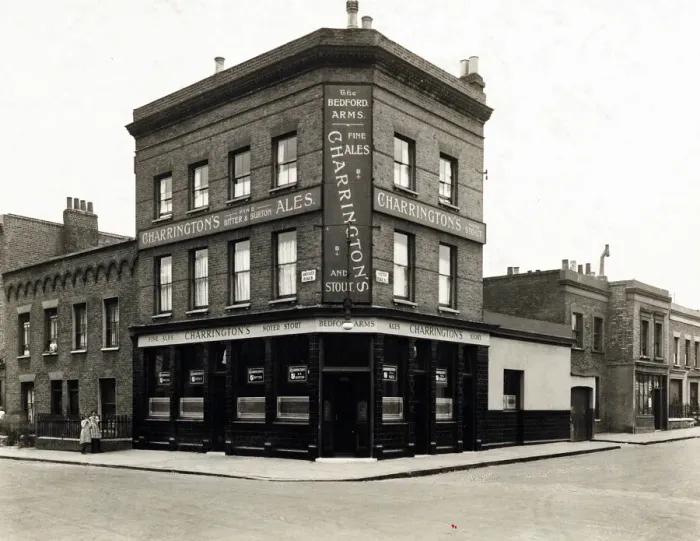 Framed Print : Photograph of Bedford Arms, Finsbury Park, London Framed Print : Photograph of Bedford Arms, Finsbury Park, London