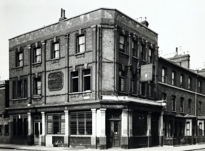 Framed Print : Photograph of Bedford Arms, Walworth, London Framed Print : Photograph of Bedford Arms, Walworth, London