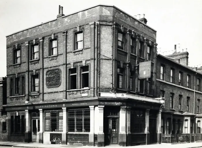Framed Print : Photograph of Bedford Arms, Walworth, London Framed Print : Photograph of Bedford Arms, Walworth, London