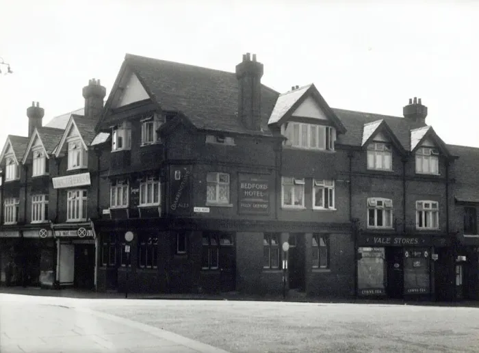 Framed Print : Photograph of Bedford Hotel, Tunbridge Wells, Kent Framed Print : Photograph of Bedford Hotel, Tunbridge Wells, Kent