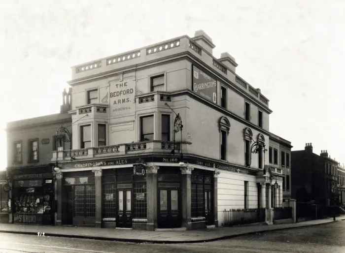 Framed Print : Photograph of Bedford Tavern, Islington, London