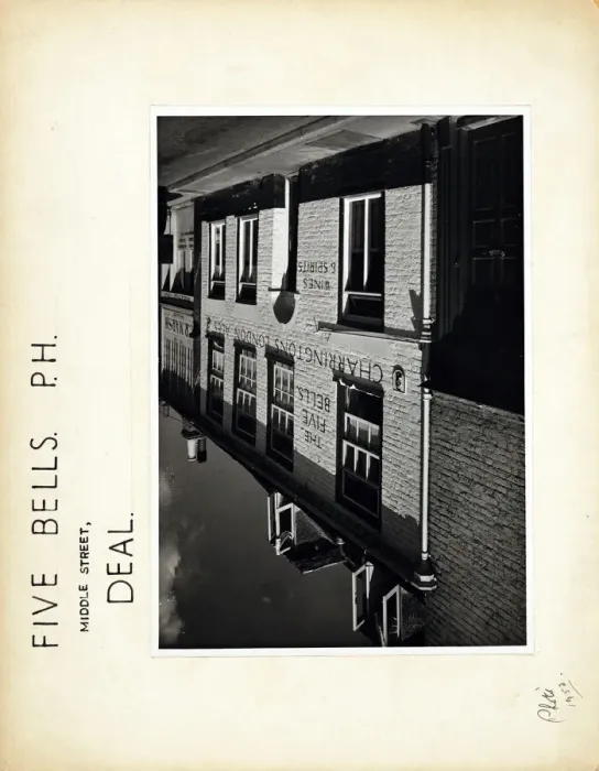 Framed Print : Photograph of Five Bells PH, Deal, Kent Framed Print : Photograph of Five Bells PH, Deal, Kent