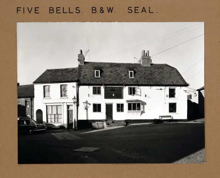 Framed Print : Photograph of Five Bells PH, Seal, Kent Framed Print : Photograph of Five Bells PH, Seal, Kent