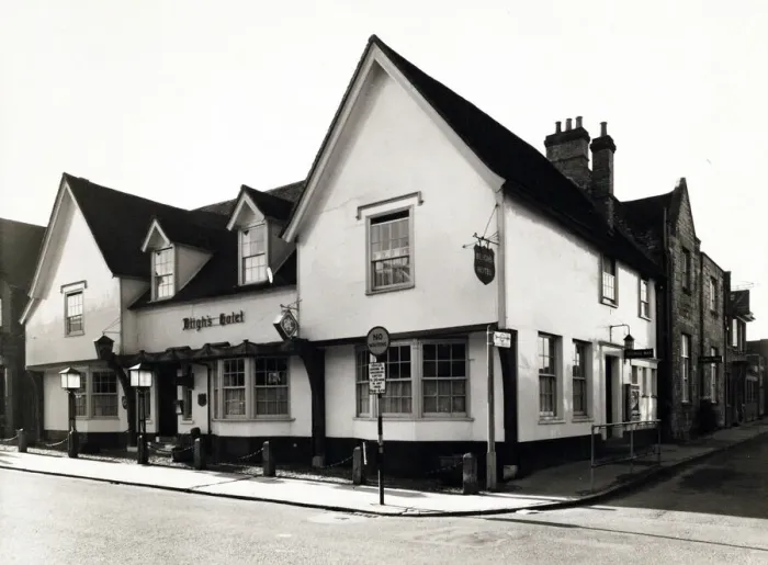 Framed Print : Photograph of Blighs Hotel, Sevenoaks, Kent Framed Print : Photograph of Blighs Hotel, Sevenoaks, Kent